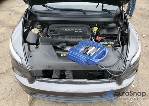 2016 Jeep Cherokee Latitude z USA, uszkodzony, nr VIN 1C4PJLCB8GW230774